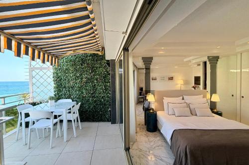 ROYAL PROMENADE Pool Terrace Sea View Air Conditioning