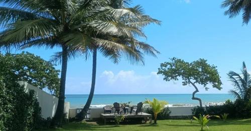 Private Villa and Beach at Villa Blue Surf