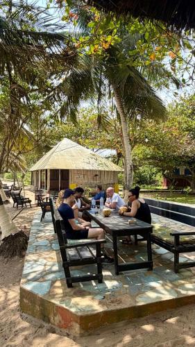 Tetamu yang menginap di Hideout Lodge