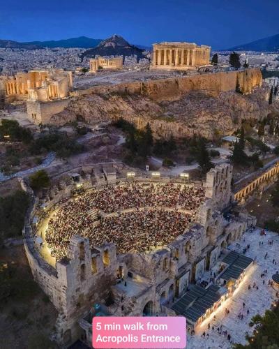 Acropolis Apartments