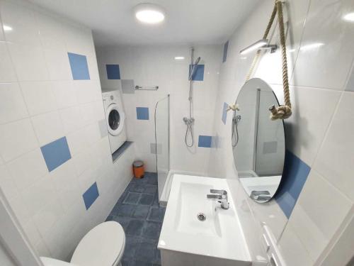 LA MAISONNETTE BLEUE