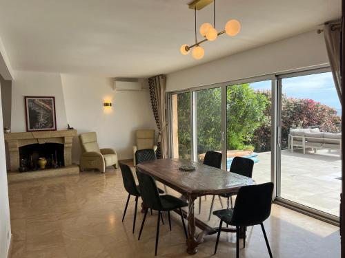 Villa 4 étoiles à Agay - Terrasse panoramique vue mer - Proximité à pied de la plage