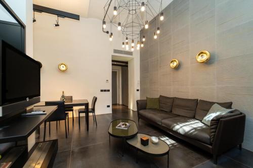 elegant and spacious loft downtown in the fashion district
