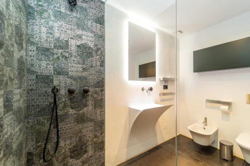 elegant and spacious loft downtown in the fashion district