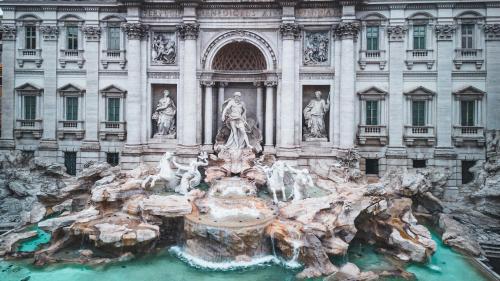 Trevi Fountain Apartment