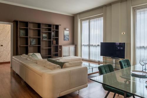 Elegant Luxury Apartment in Historic Center - M2