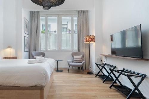 Brand New Design Studio - Alameda Square