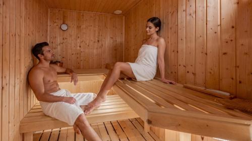 VACATION MARBELLA I Villa Riviera Del Sol, Private Pool, Jacuzzi, Sauna, Gym, Cinema, Billiard, Walking Distance to the Beach