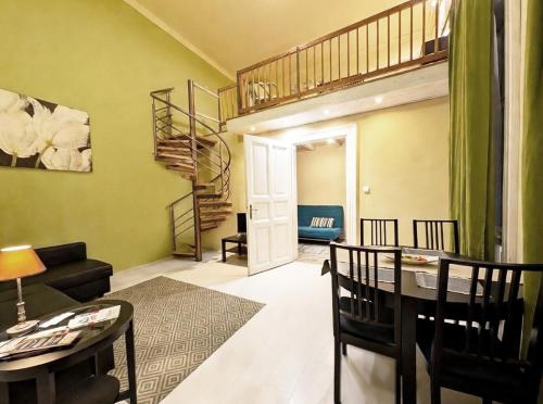 Vivid Rozsa Apartment