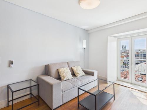 Bright 1BR w/ AC Near Cais do Sodré | By Airnest