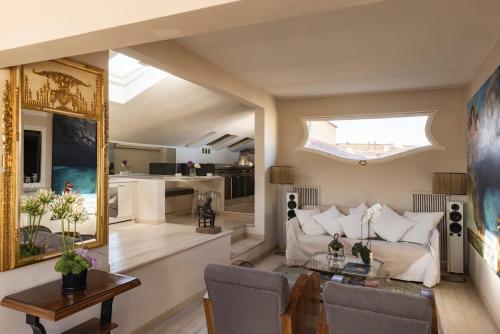 Private Penthouse on the Arno river