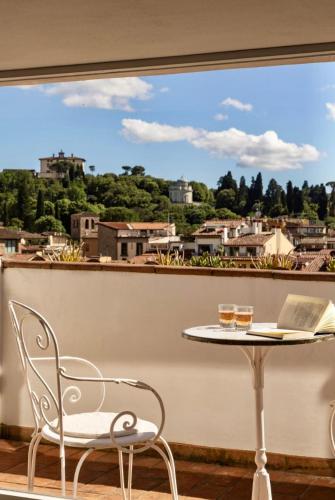 Private Penthouse on the Arno river