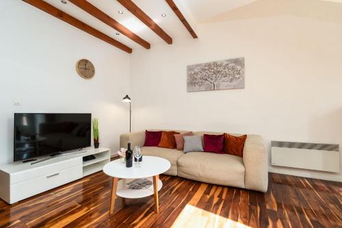 Sunset Horizon Apartment - free private parking