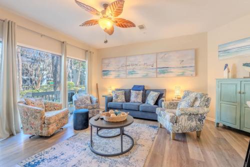5-Min Walk to Beach - Coligny - Pool - OceanBreeze photo 3