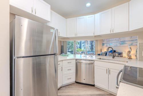 5-Min Walk to Beach - Coligny - Pool - OceanBreeze photo 27