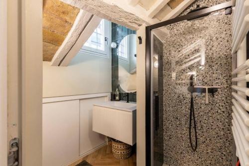 Trevi Velvet House