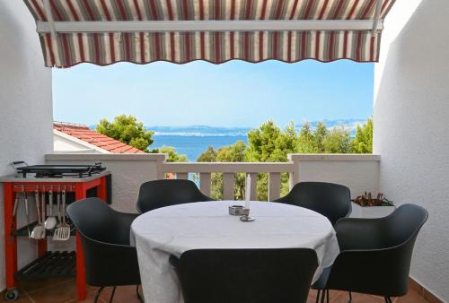 Seafront Luxury Two-Bedroom Apartment in Sutivan, Brač