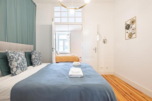 Central Lisbon Gem Modern Apt for 8 Guests wAC