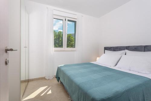 Apartments with parking space Baska, Krk - 25249