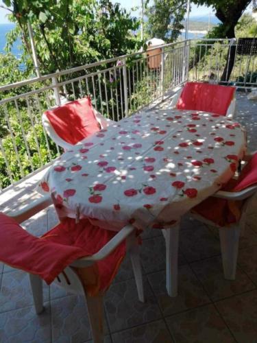Apartments with parking space Bilo, Primosten - 25283