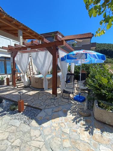 Apartments by the sea Supetarska Draga - Donja, Rab - 25308