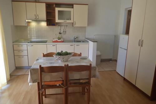 Apartments with parking space Starigrad, Paklenica - 25353