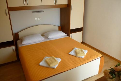 Apartments with parking space Starigrad, Paklenica - 25353