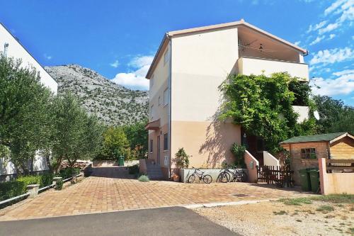 Apartments with parking space Starigrad, Paklenica - 25354
