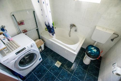 Apartments with parking space Starigrad, Paklenica - 25354