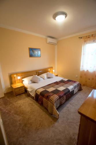 Apartments with parking space Starigrad, Paklenica - 25376