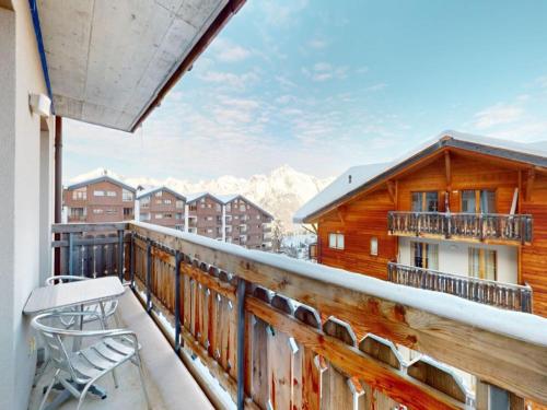 Appealing apartment with balcony