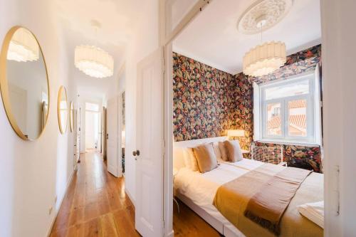 Alfama 4BR Retreat with River Views wAC