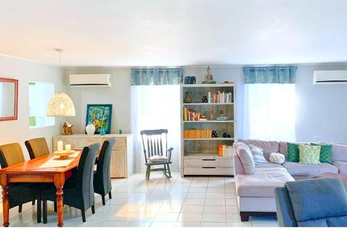 Your Curaçao Home, 3 bedrooms house, centrally located