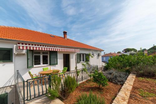 Nikola accommodation 2