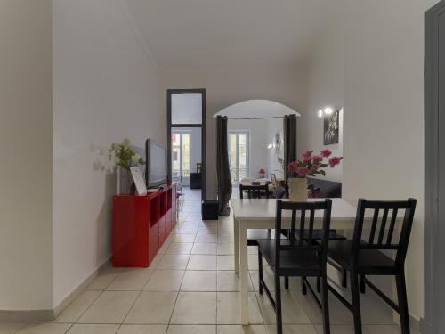 Cozy and renovated apartment - Hyper Central - Air Conditioner