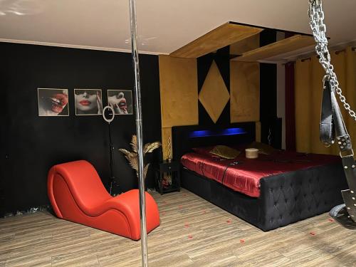 La loveroom bdsm de Nice " la chambre luxe des désirs "