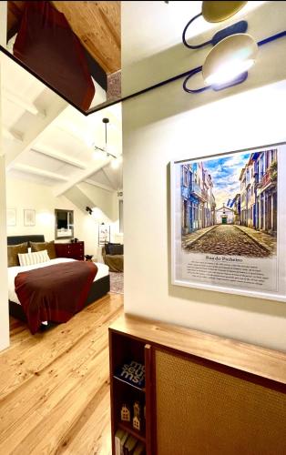 Elegant Beamed Loft with AC near Aliados