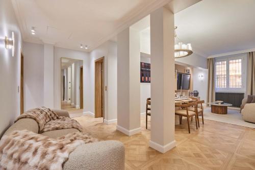 Luxurious airconditioned apartment Arc de Triomphe