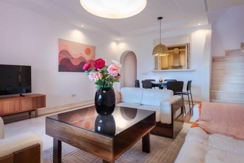 Beachside penthouse with top floor terrace and garage