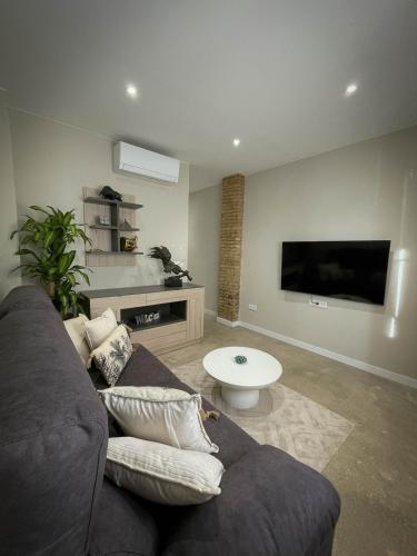 2BR Patio & Pool Las Arenas Beach