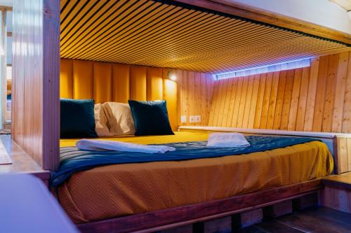 SLEEPBOAT Golden Life Yacth Oporto in Douro