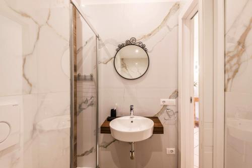 The Best Rent – Bright three-bedroom apartment along the Tiber River