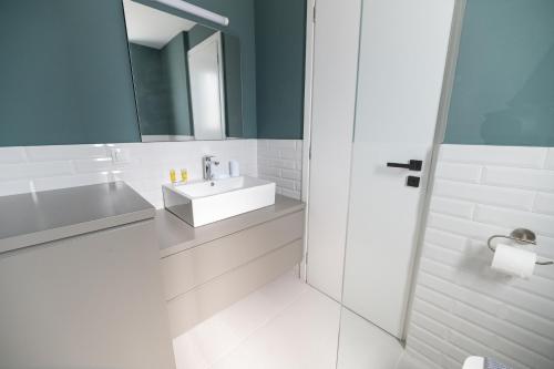 Central apartments 5min from Omonoia Subway Station
