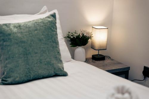 Cumberland Street Apartments by Happy Days photo 219