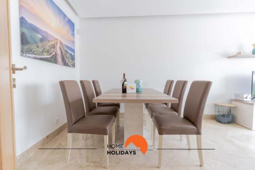 #104 Fanichi Flat by Home Holidays