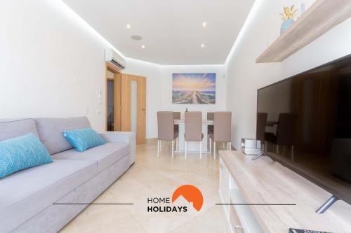 #104 Fanichi Flat by Home Holidays