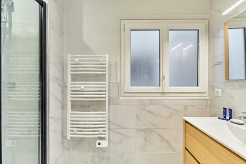 Modern Apartment Champs Elysees Trocadero