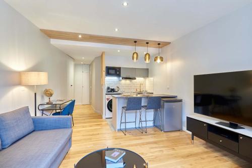 Modern Apartment Champs Elysees Trocadero
