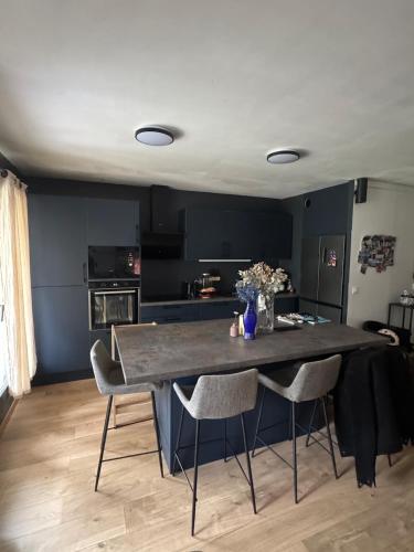 Joli appartement avec terrasse et à deux pas du lac