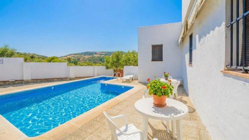 El Garrotal - El Aceite Almazara El Bosque by Ruralidays